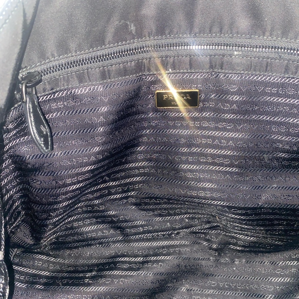 Prada Saffiano-Trimmed Parrot Tote - Picture 6 of 8